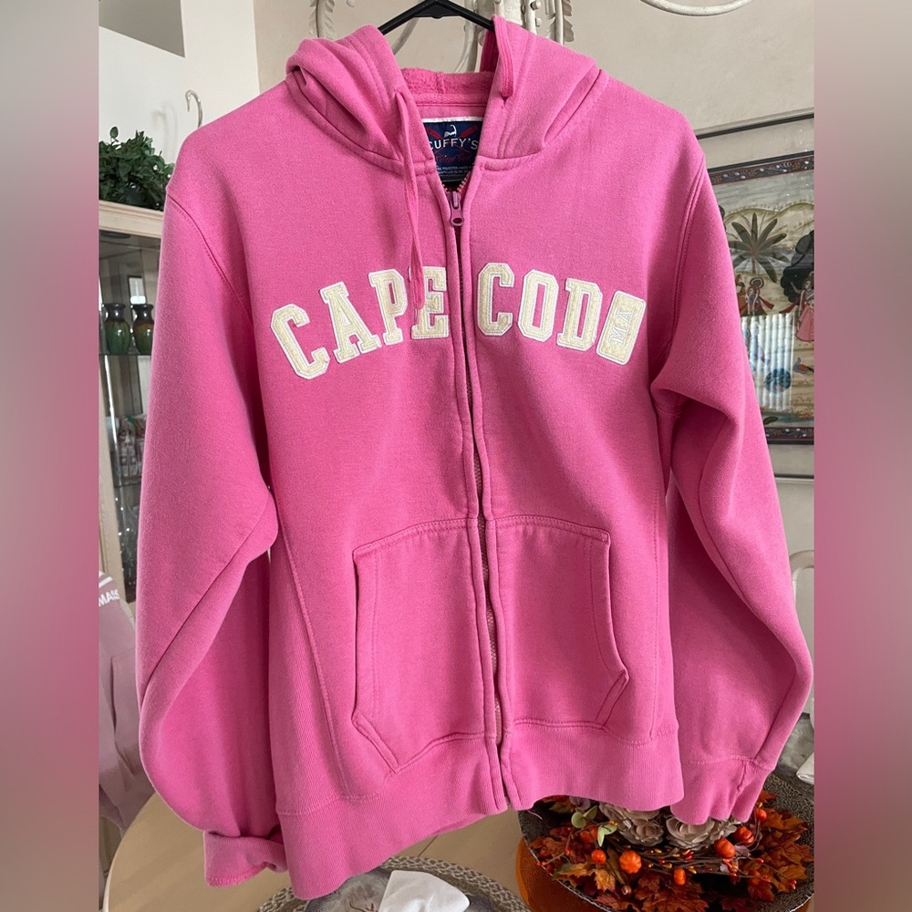 Pink Cape Cod Hoodie - size S - runs larger. Heavy fleece. Excellent condition.